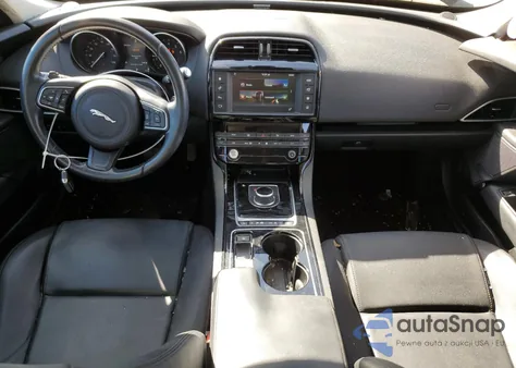 2017 Jaguar Xe Premium из США, поврежденный, VIN SAJAD4BG7HA955556